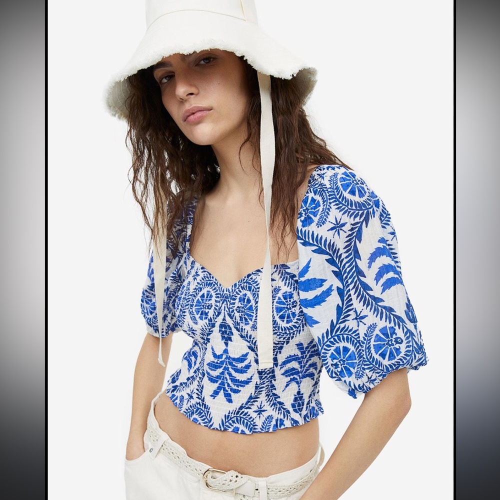 H&M Blue and‎ White Patterned Women's Top Size XXL
